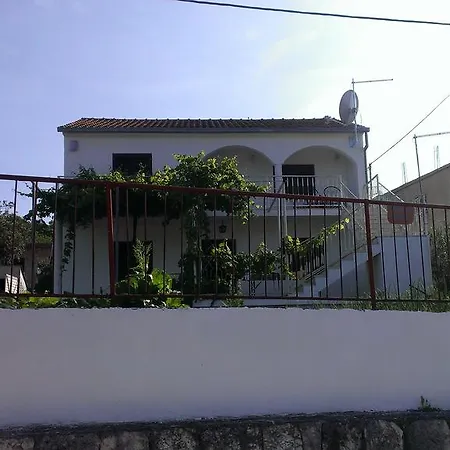 Kamenice Apartment *